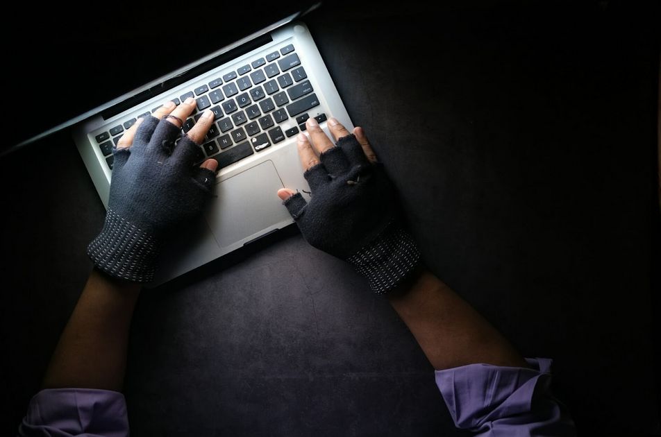 Cele mai frecvente metode de a fi ”tâlhărit” cibernetic. Cum îți protejezi banii și afacerea de atacurile hackerilor                               