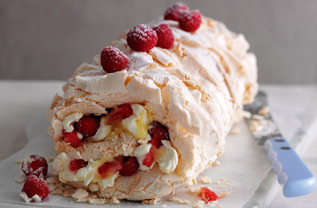 Rulada Pavlova – rețetă originală, deosebit de gustoasă