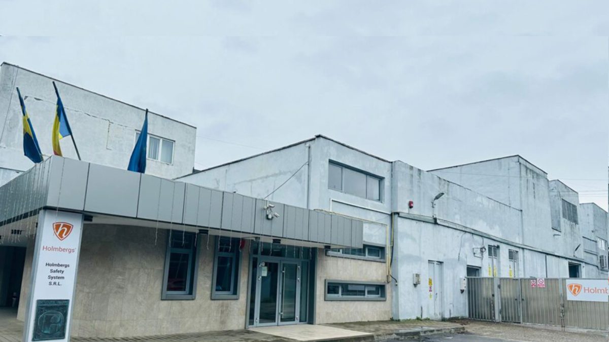 Se pregătesc listele cu concedierile de la Holmbergs Safety System SRL, din Iași. Angajat: „Știm doar că din luna decembrie vom fi concediați. Altceva nu am aflat”