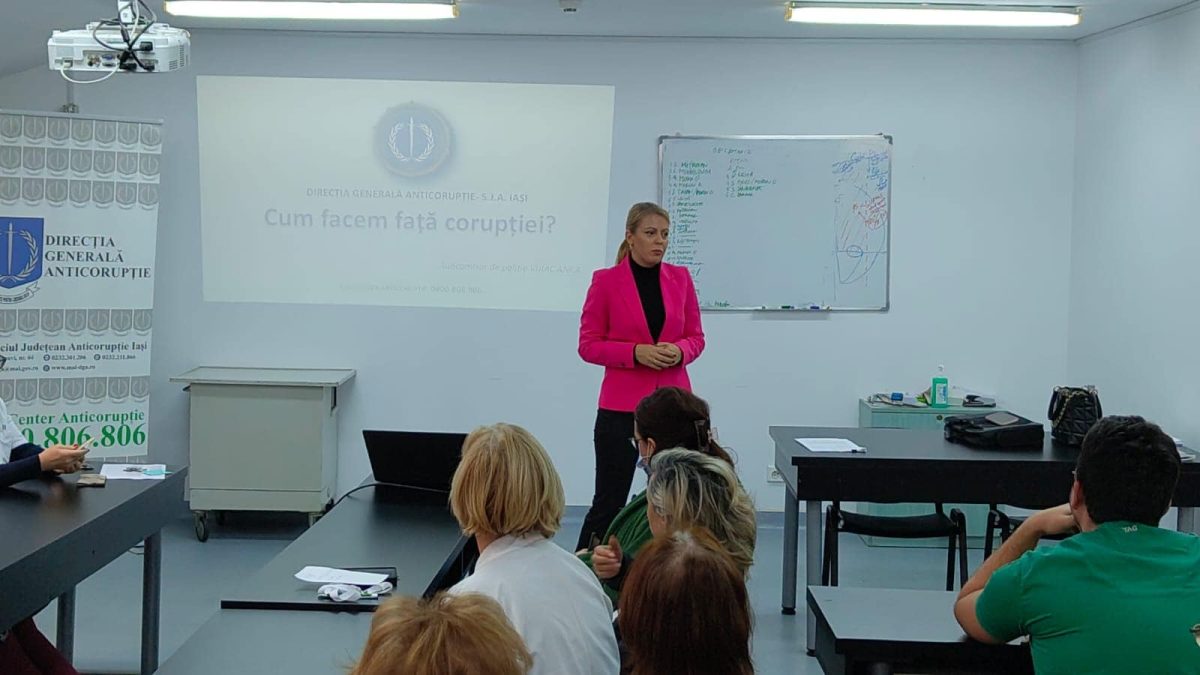Anca Vîjiac, purtătorul de cuvânt al Direcției Generale Anticorupție Iași, training pe anticorupție și măsuri preventive la Spitalul Clinic de Pneumoftiziologie Iași