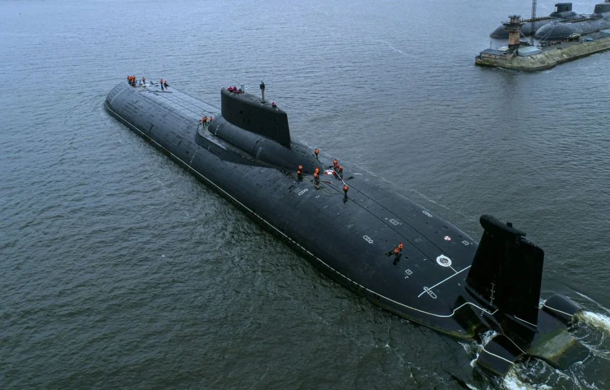Tânărul pescar care a prins în plasă un submarin nuclear! Captură de 7.800 de tone, cu o lungime de 115 metri