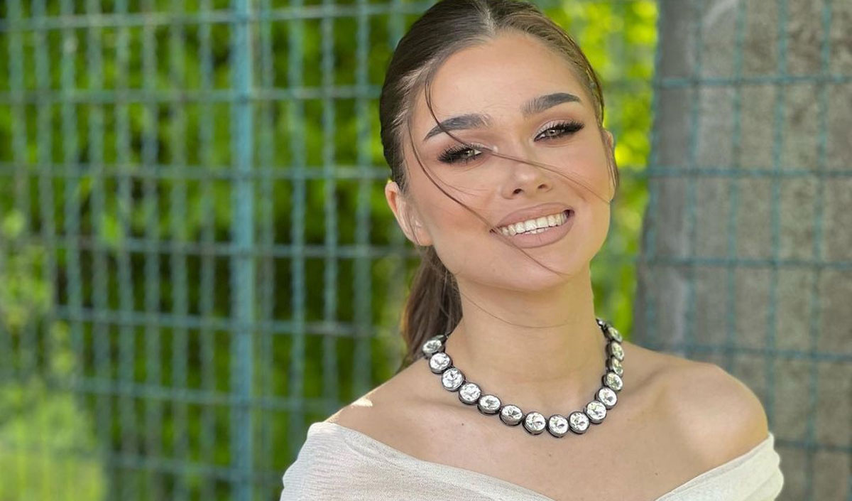 Întâmplare amuzantă pentru Theo Rose. Cântăreața a rămas în sânii goi la Vocea României: „Ți-am arătat și…”