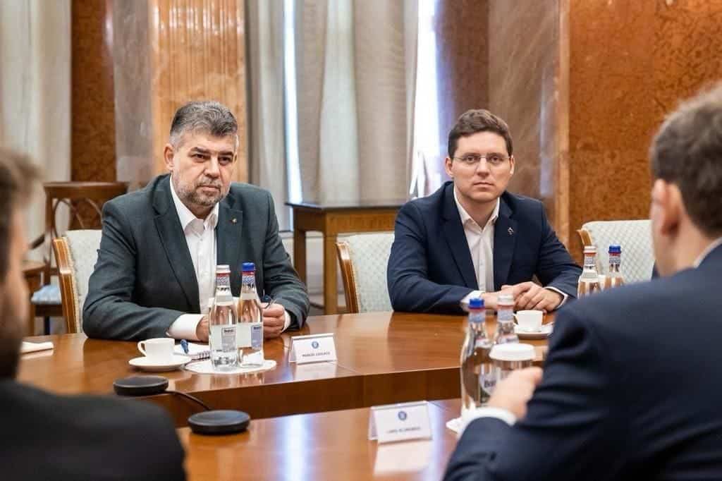 Victor Negrescu este noua „voce” a PSD. Marcel Ciolacu: „O să mă găsiţi la Guvern, pe autostrăzi sau în fabrici, pentru ceea ce mă plătesc românii”