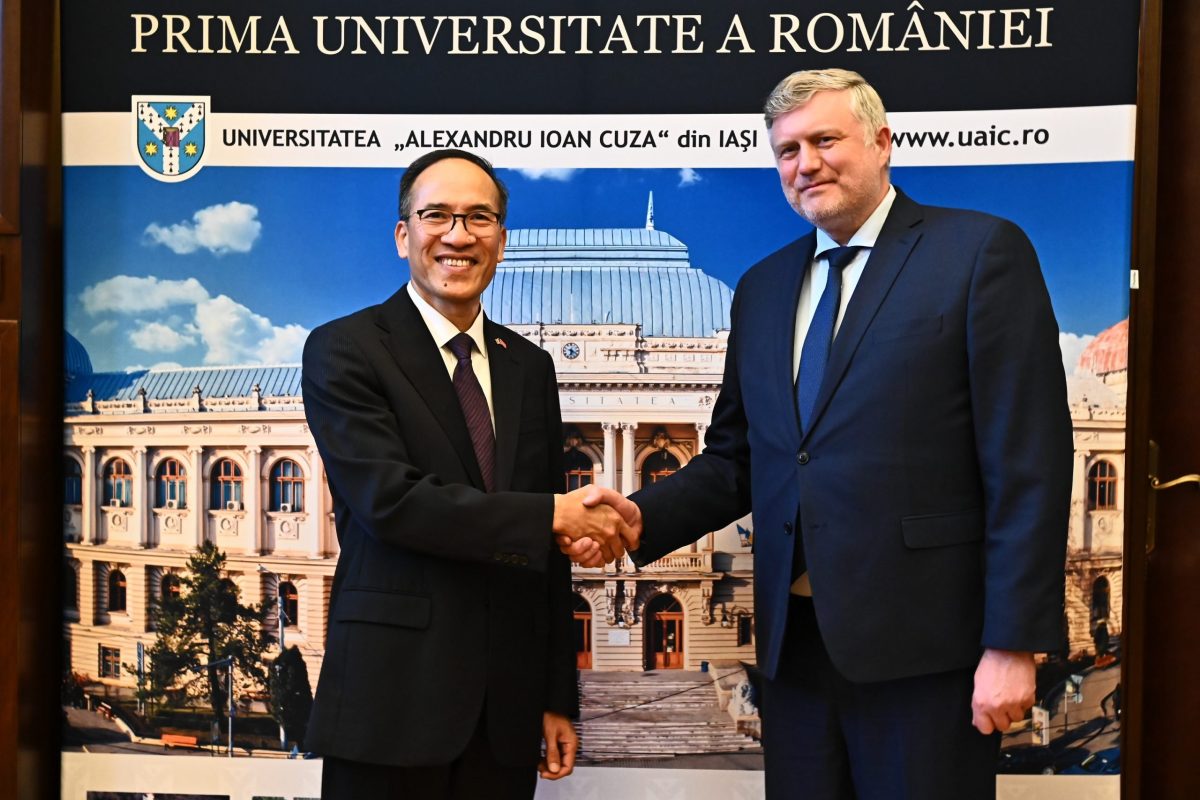 Ambasadorul Vietnamului în România a vizitat UAIC