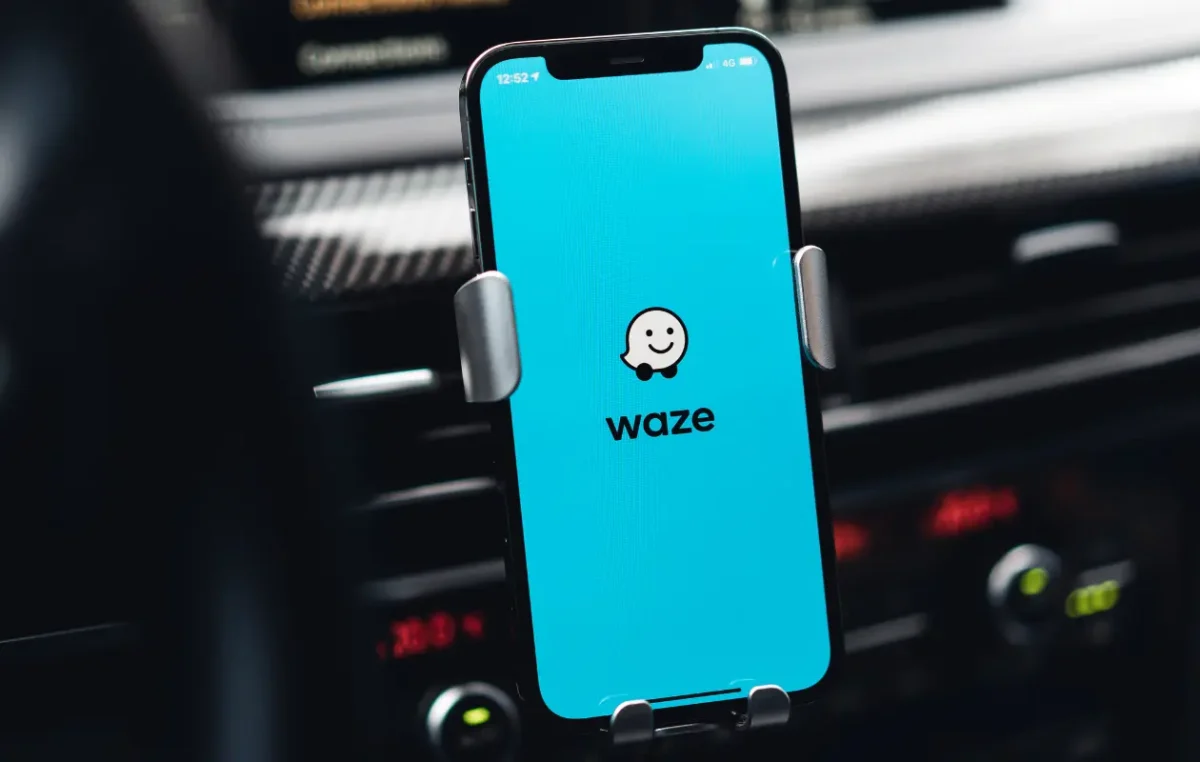 Waze a fost detronat de Google Maps! Care sunt funcțiile care l-au poziționat pe primul loc