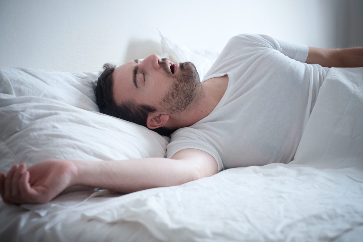 Cât de periculoase sunt palpitațiile nocturne! Cauzele care stau la baza lor, explicate de cardiologi
