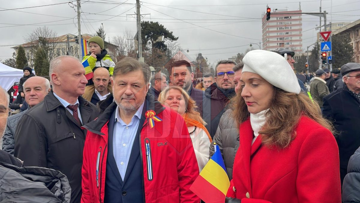 Alexandru Rafila, ministrul Sănătății, Silviu Macovei, și Bogdan Cojocaru iau parte la manifestările dedicate Zilei Naționale – FOTO