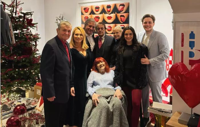 Cum a apărut Andreea Esca alături de copiii ei. Unde a fost în prima seară de Crăciun