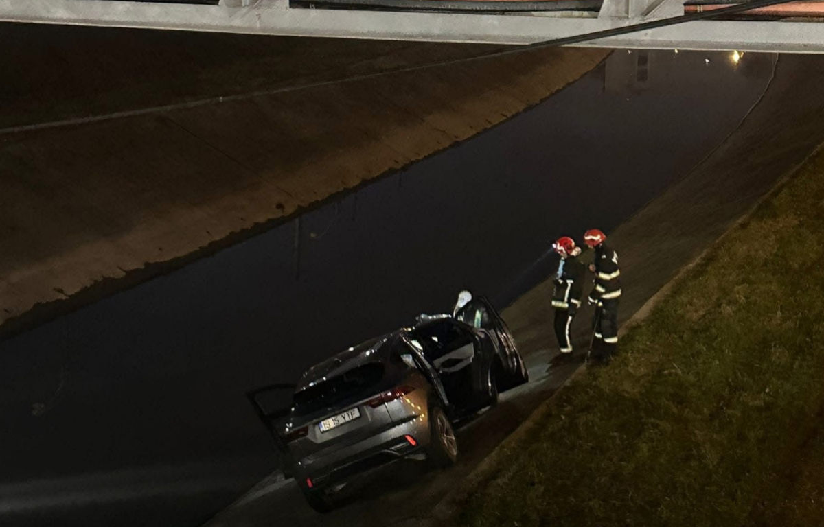 Accident rutier în Iași: Autoturism plonjat în Bahlui în Tudor – UPDATE