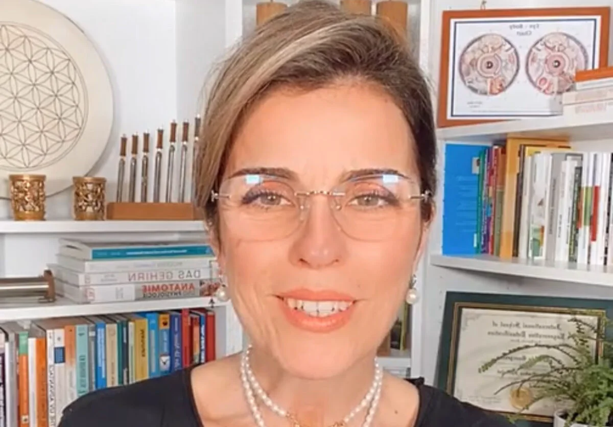 Cum arăta Cristela Georgescu în tinerețe. Imagini rare cu soția candidatului la prezidențiale