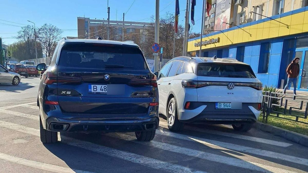 De când e senator, parchează unde îl taie capul