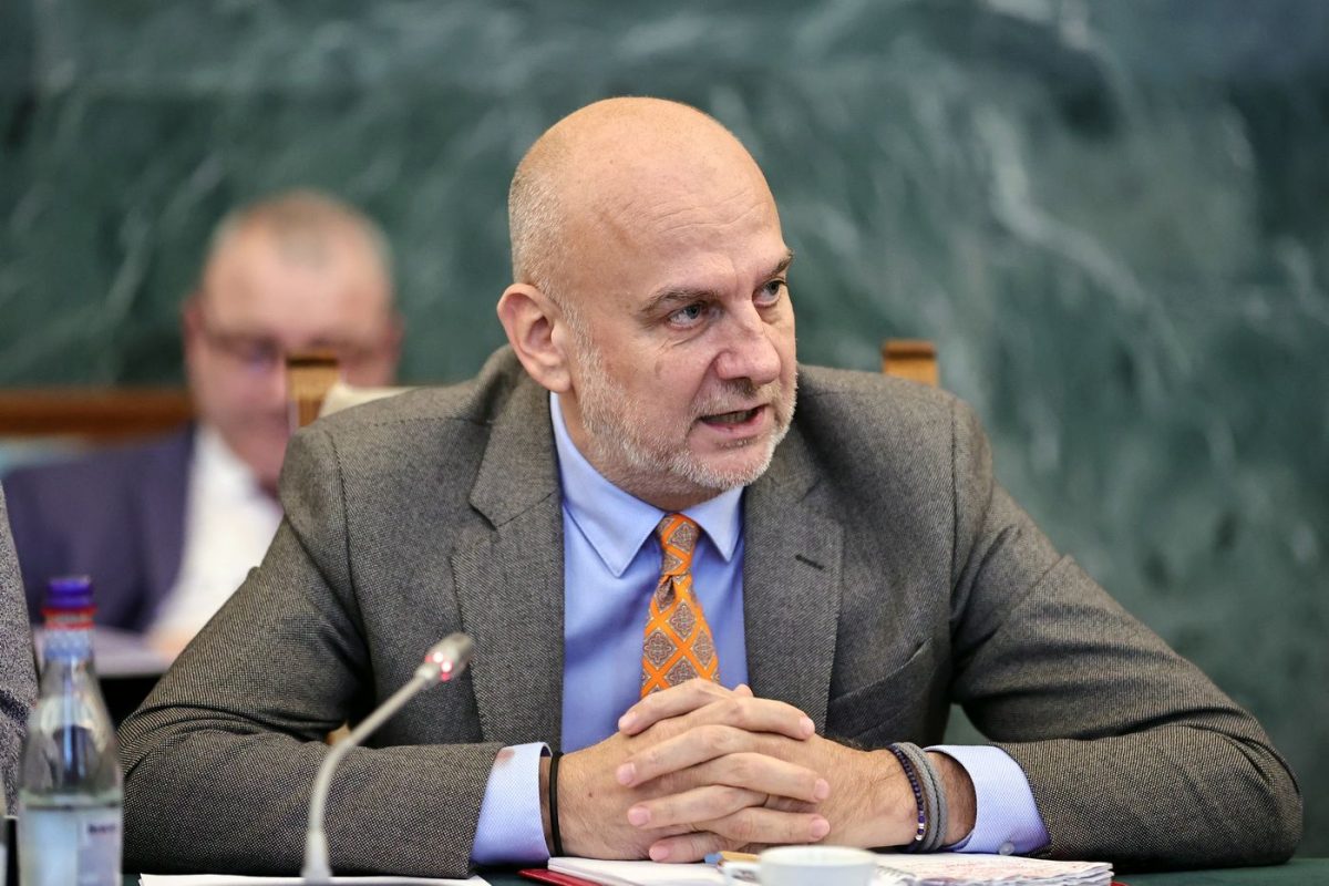 Criza administrației publice din România, între lux și ineficiență: „Un etaj întreg vine la muncă după ora 10:00”
