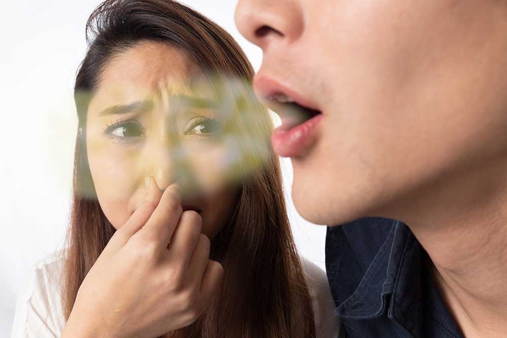 Ce boală poate ascunde mirosul urât al gurii? Iată alimentele care te ajută să scapi de acest disconfort