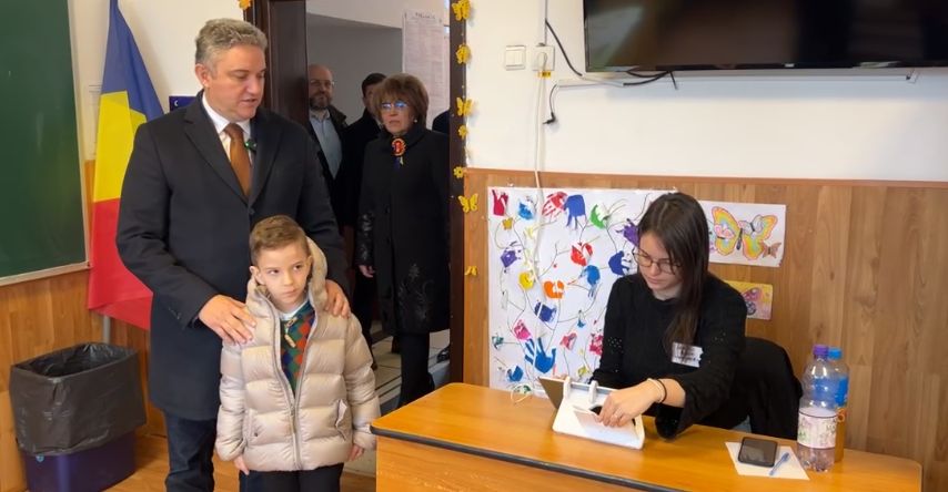 Marius Ostaficiuc , consilier județean AUR , a votat la alegerile parlamentare 2024 – LIVE VIDEO