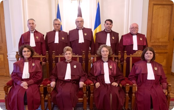 Cine sunt cei 9 judecători ai Curții Constituționale care au decis anularea primului tur al alegerilor prezidențiale