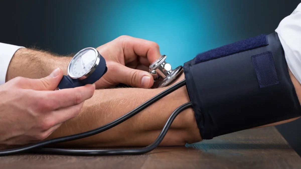 Se poate plăti asigurarea de sănătate pe o lună? Românii care nu sunt angajați își pot plăti singuri contribuția la CNAS