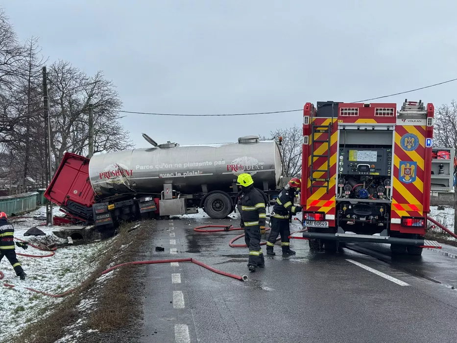 Imagini de pe camerele de supraveghere! Iată momentul în care BMW-ul M8 în care se afla familia din Iași intră în plin în cisternă, la Suceava. Au murit pe loc după impact – EXCLUSIV