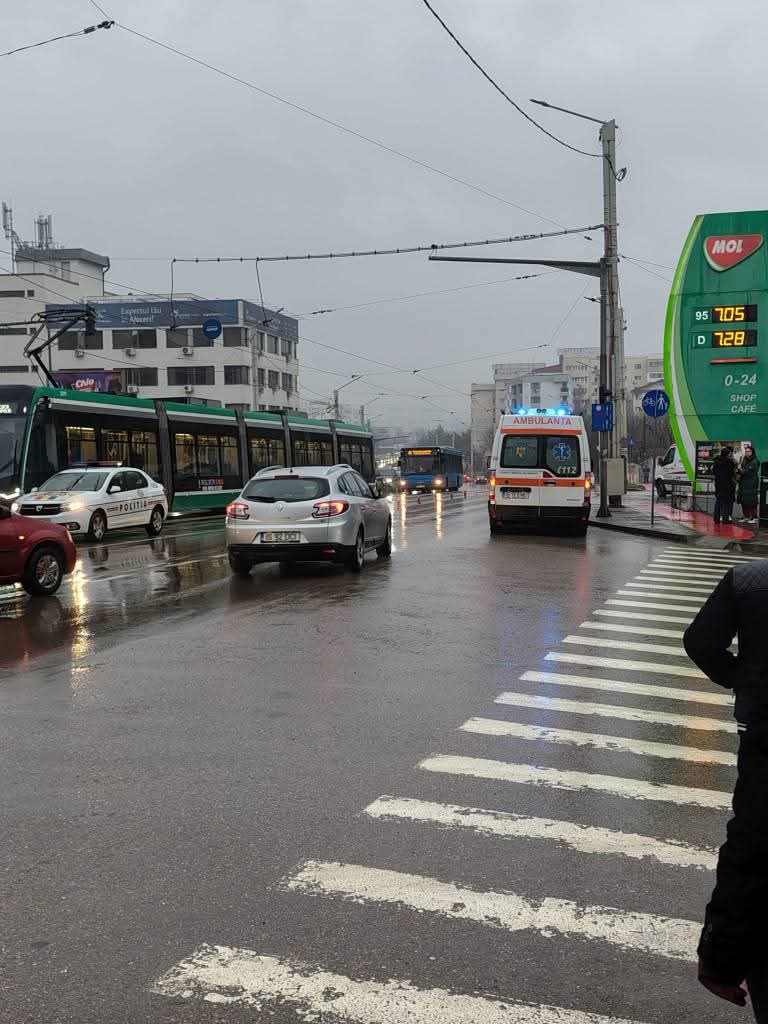 Accident rutier în zona Belvedere! Circulatia tramavaielor este blocată