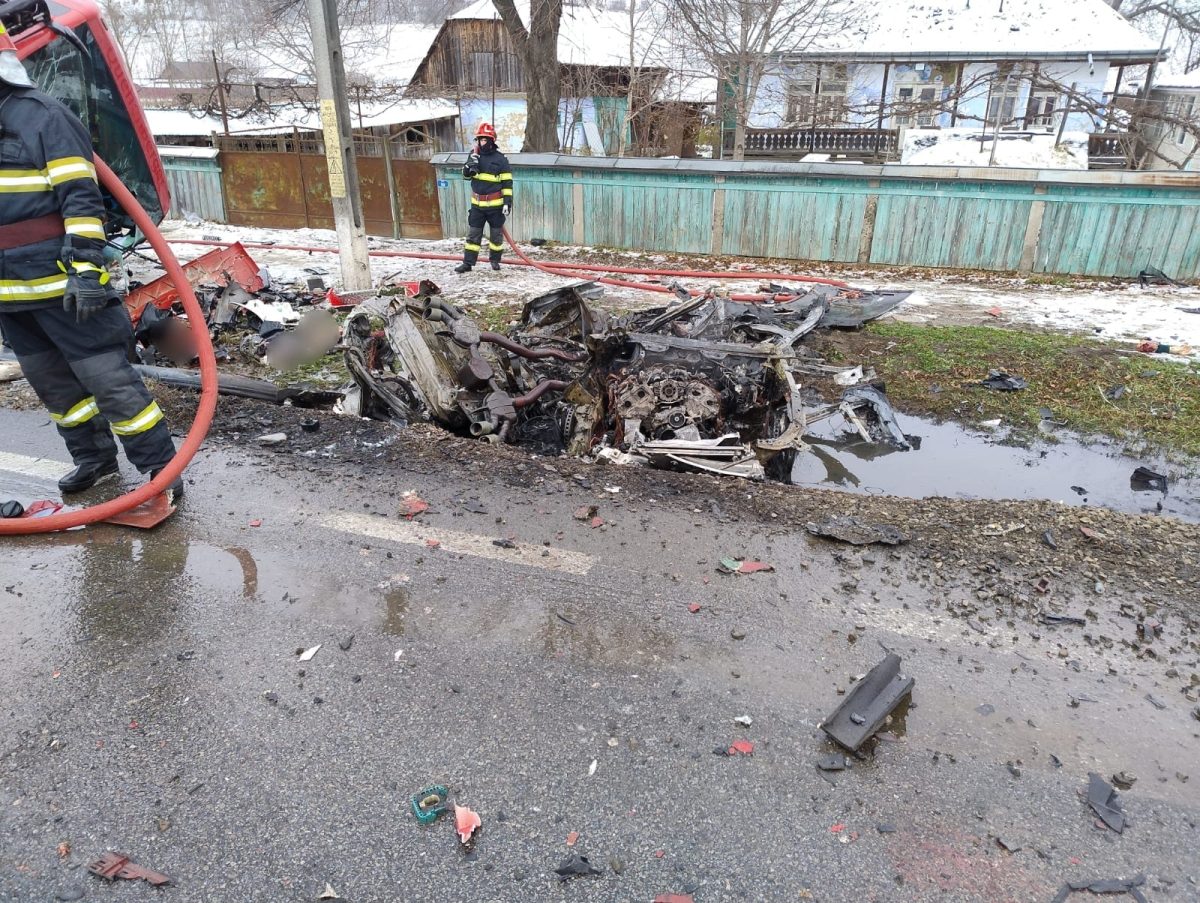 Tragedie în Suceava! Trei ieșeni au murit pe loc într-un cumplit accident rutier