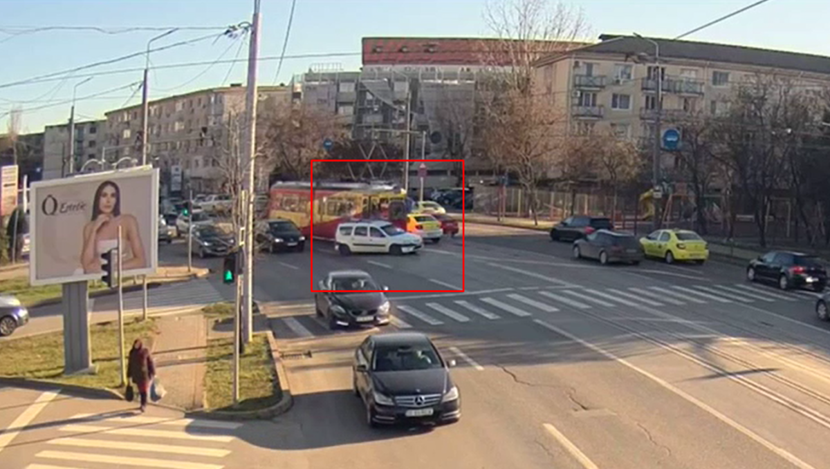 Momentul producerii accidentului rutier de pe Nicolae Iorga, surprins de camerele de supraveghere