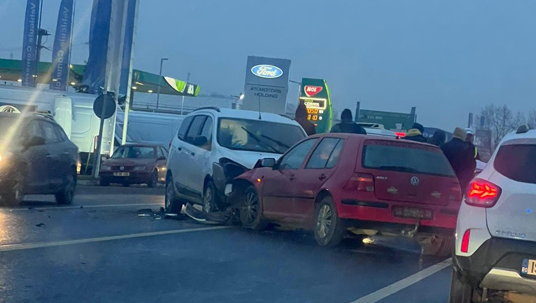 Accident rutier în Valea Lupului! Două autoturisme au intrat în coliziune
