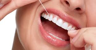 Ață dentară. De ce să o folosești și ce alți pași să urmezi pentru o bună igienă orală
