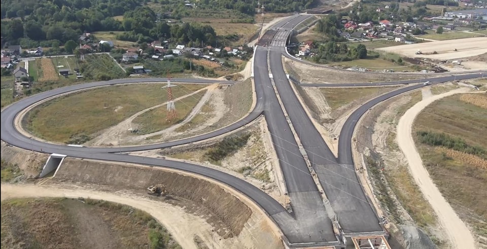 Primul tronson al autostrăzii care va traversa Carpații, deschis mai devreme