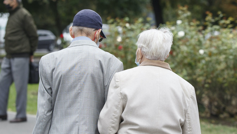 Ce bonusuri primesc pensionarii în luna decembrie! Banii vin înainte de sărbători