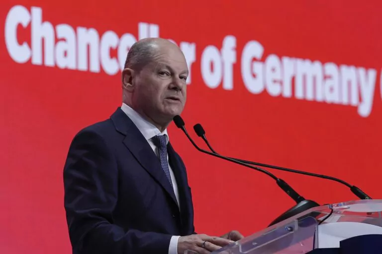 Cancelarul Germaniei spune că refugiaţii ucraineni trebuie să îşi găsească de lucru sau să se întoarcă acasă, declară cancelarul Scholz