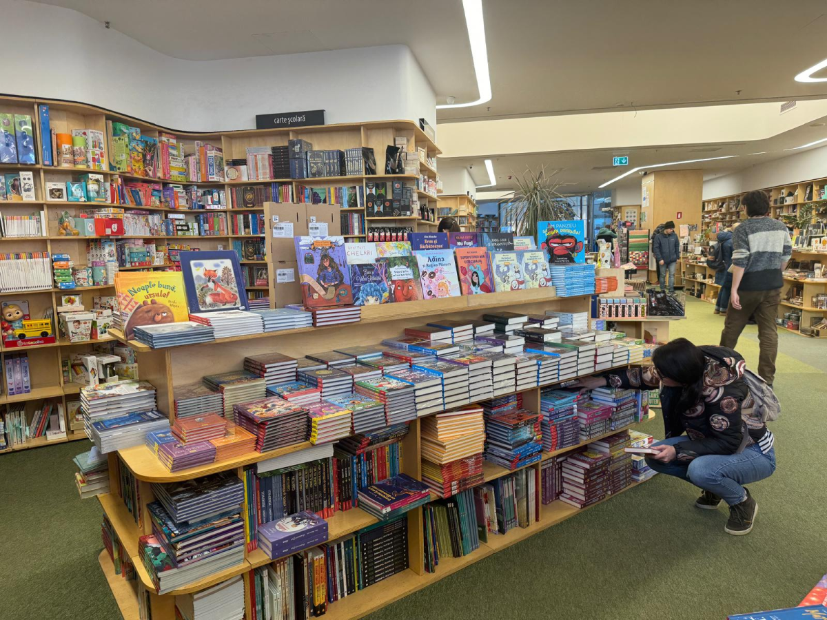 Ieșenii, în goană după cadouri, la librării! Cele mai multe vânzări s-au înregistrat la cărțile pentru copii