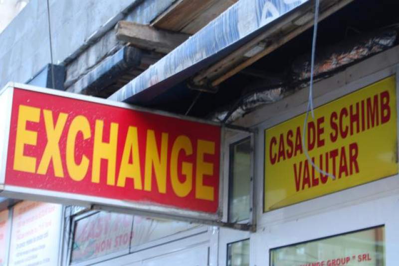 Atenție, români! Noi reguli la casele de schimb valutar