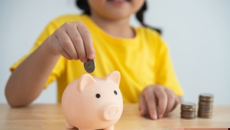Când se plătesc alocațiile pentru copii în luna februarie 2025. Ce sume vor primi