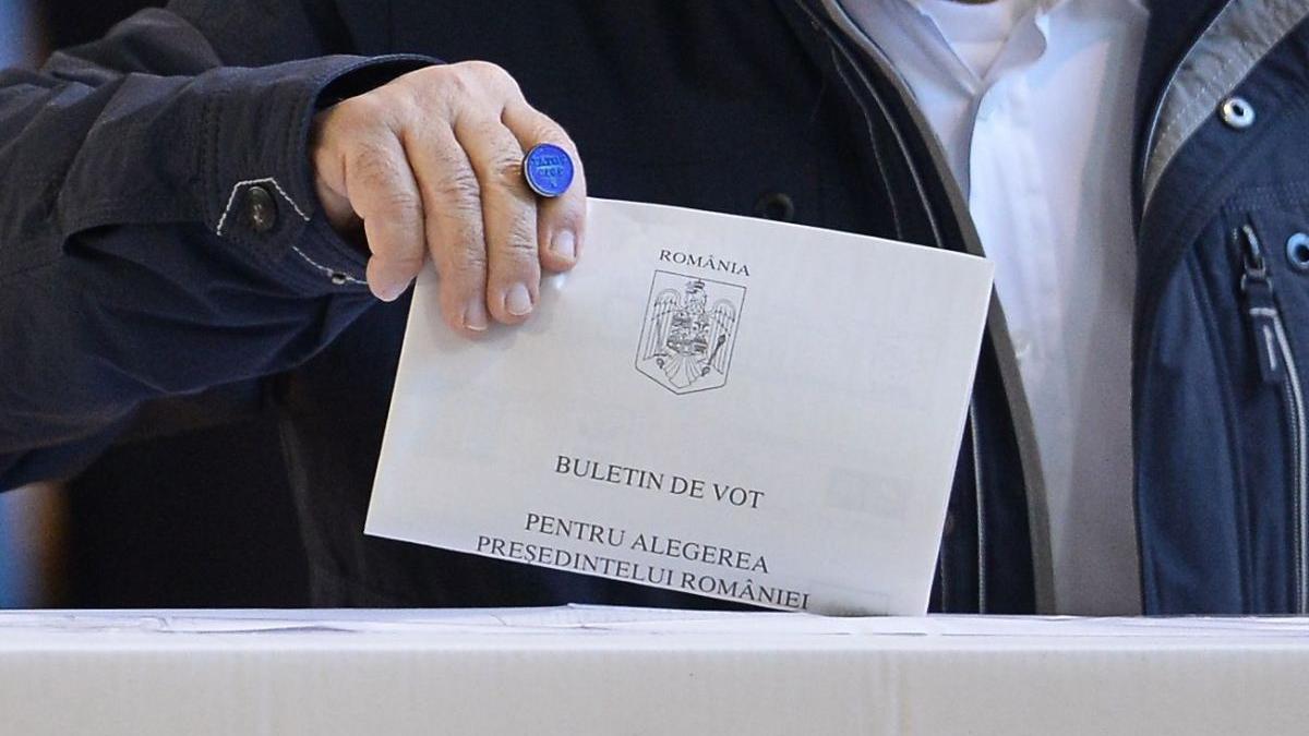 Cine a fost primul președinte al României? Iată cine a primit cele mai multe voturi după 1989