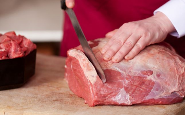 Direcția de Sănătate Publică atrage atenția ieșenilor asupra pericolelor la care se supun din cauza consumului de carne de porc: „În anul 2023, s-au înregistrat 31 de cazuri noi de trichineloză”