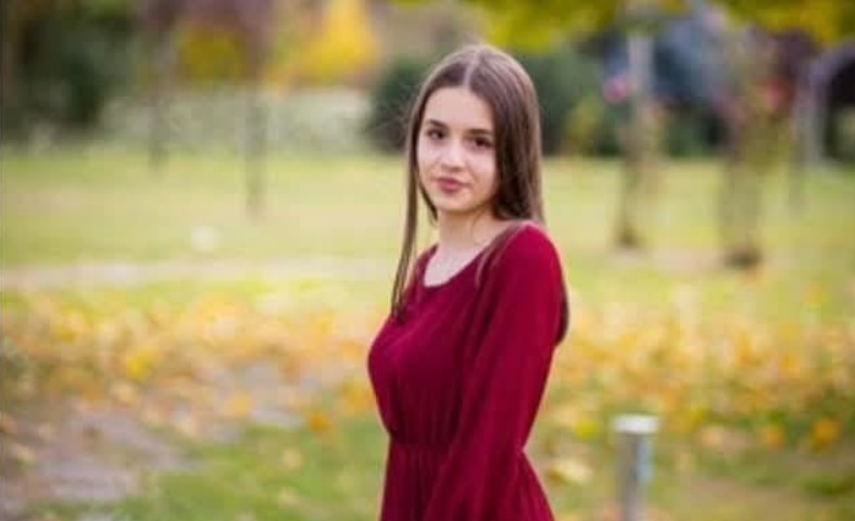 Adolescentă de 14 ani, dată în urmărire după ce a plecat de acasă de Crăciun şi nu poate fi contactată