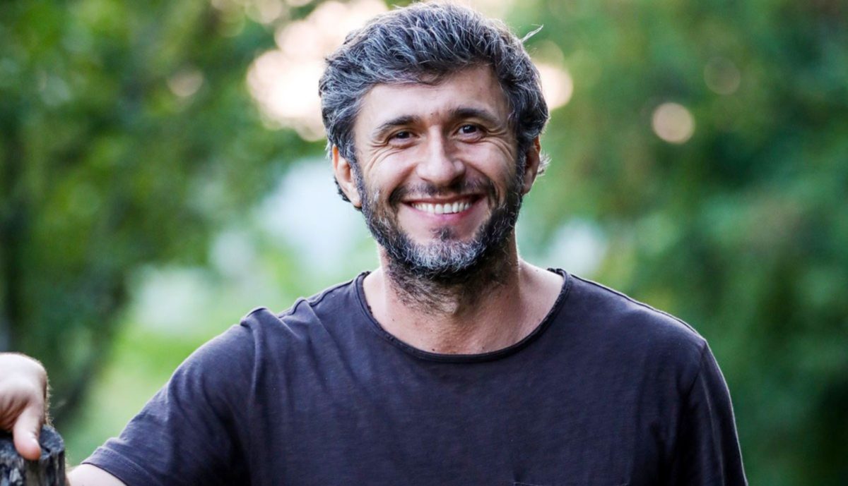 Ce studii are de fapt Dragoş Bucur. În copilărie își dorea să se facă gunoier