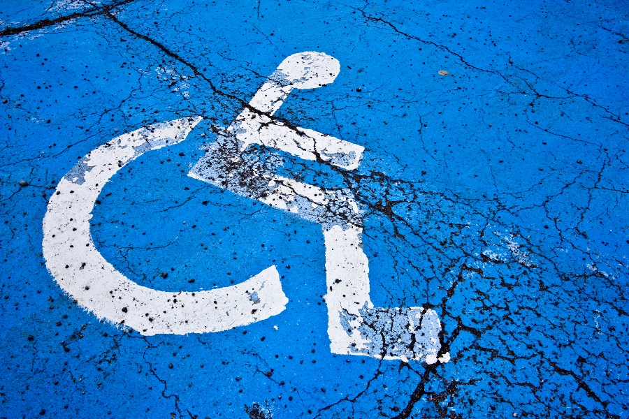 Care sunt drepturile persoanelor cu handicap mediu. Iată principalele provocări cu care se confruntă aceștia