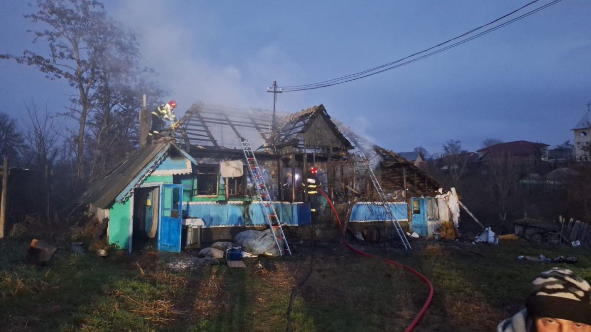 Incendiu devastator la Iași! Un bărbat din Belcești a murit carbonizat – UPDATE