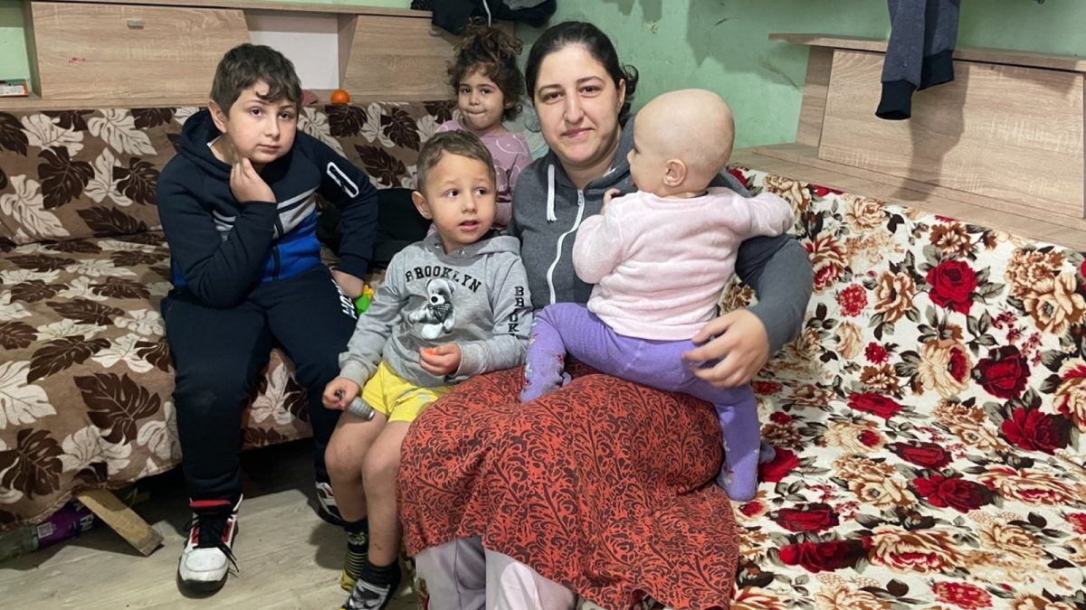 Părinții unei familii din Mironeasa speră ca, de Crăciun, să poată pune pe masă măcar câteva bucate pentru copii: „Copilașii își doresc de Crăciun să aibă ce mânca”
