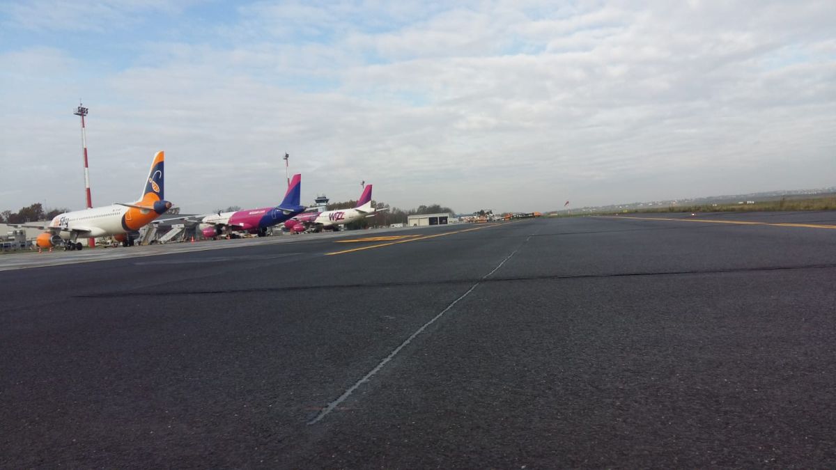 Licitație de peste 2,5 milioane de euro, la Aeroportul Internațional din Iași! Conducerea caută firme pentru eficientizare energetică și instalații de iluminat