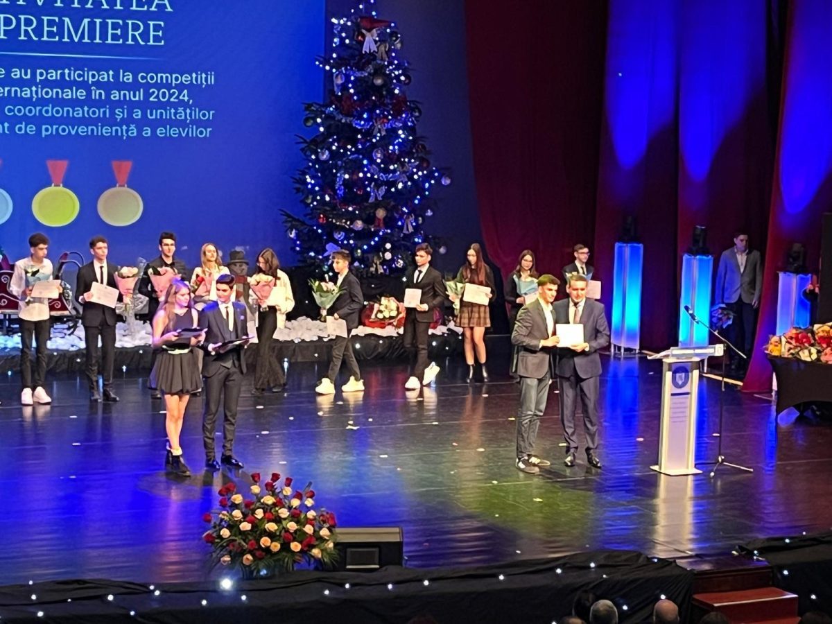 Festivitatea de premiere a elevilor laureați la olimpiadele internaţionale, la Palatul Național al Copiilor