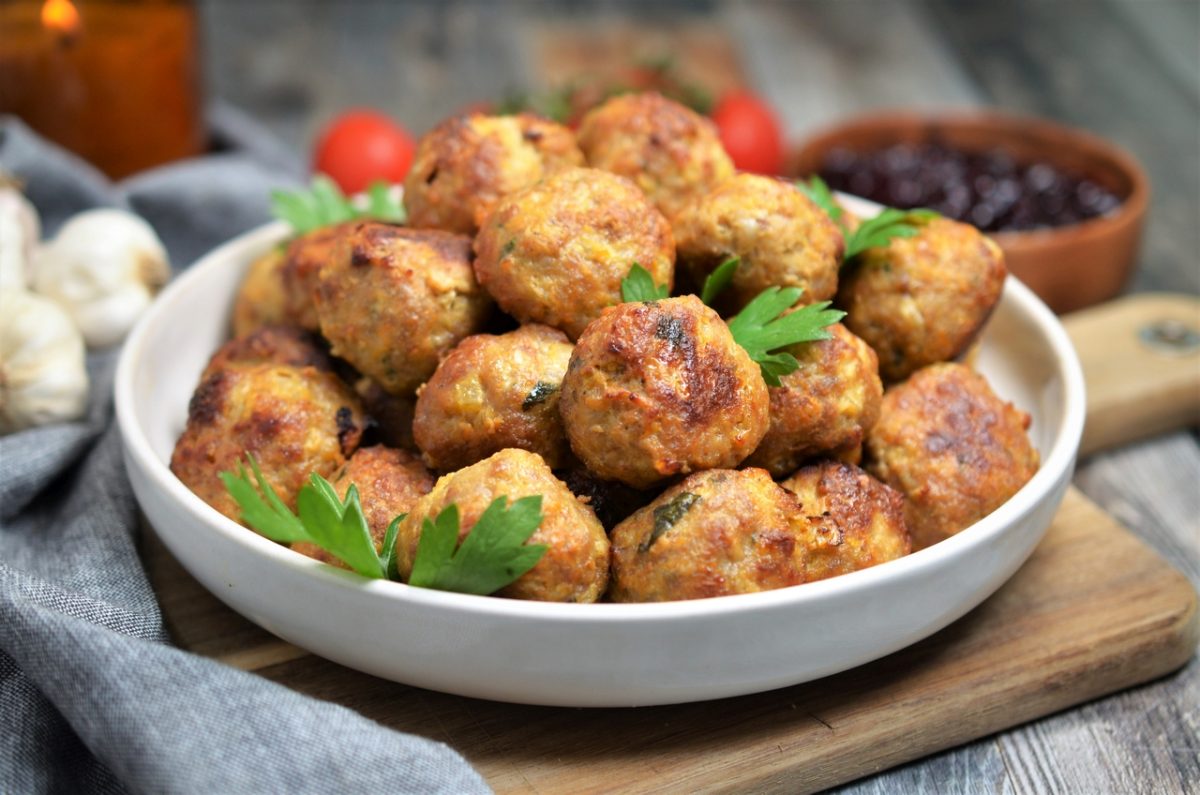 Cum să prepari cea mai delicioasă rețetă de chiftele de porc