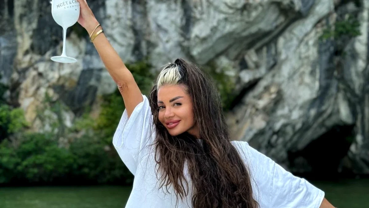 Cătălin Cazacu și Roxana Șerbănescu au ajuns să mănânce din porția altora! Momentul jenant din vacanța în Zanzibar