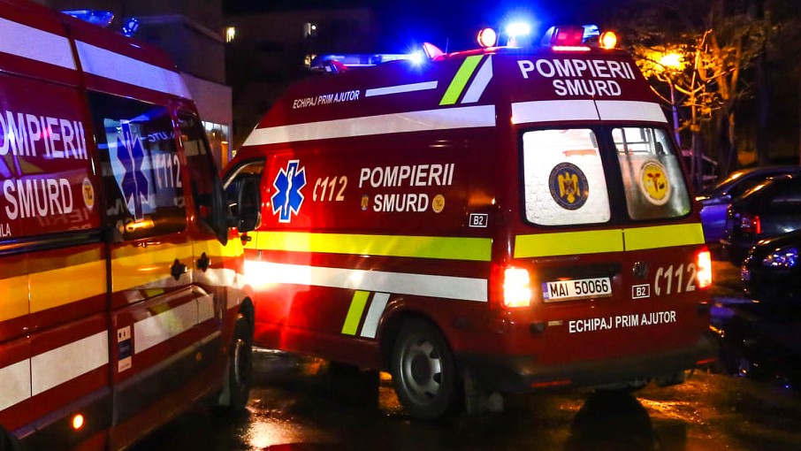Explozie într-un garaj la Suceava! Doi bărbați care au suferit arsuri sunt transportați la Iași