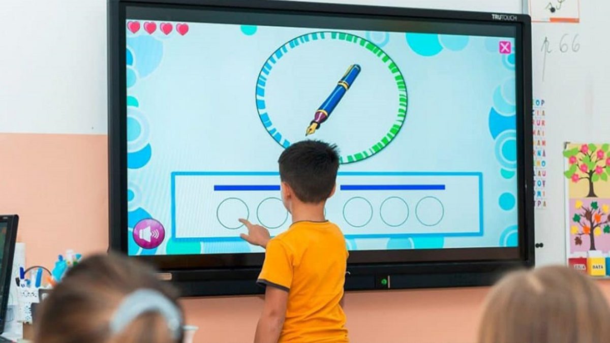 Primăria Trifești achiziționează echipamente digitale pentru unitățile de învățământ! Proiectul are o valoare de peste 470.000 de lei