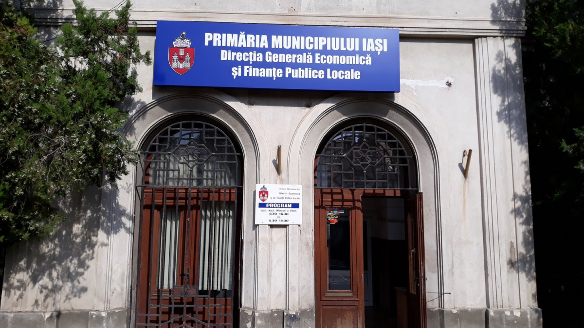 Înaintea sărbătorilor de Crăciun, 12.000 de pensionari din Iași vor primi tichete sociale! Când începe distribuirea acestora