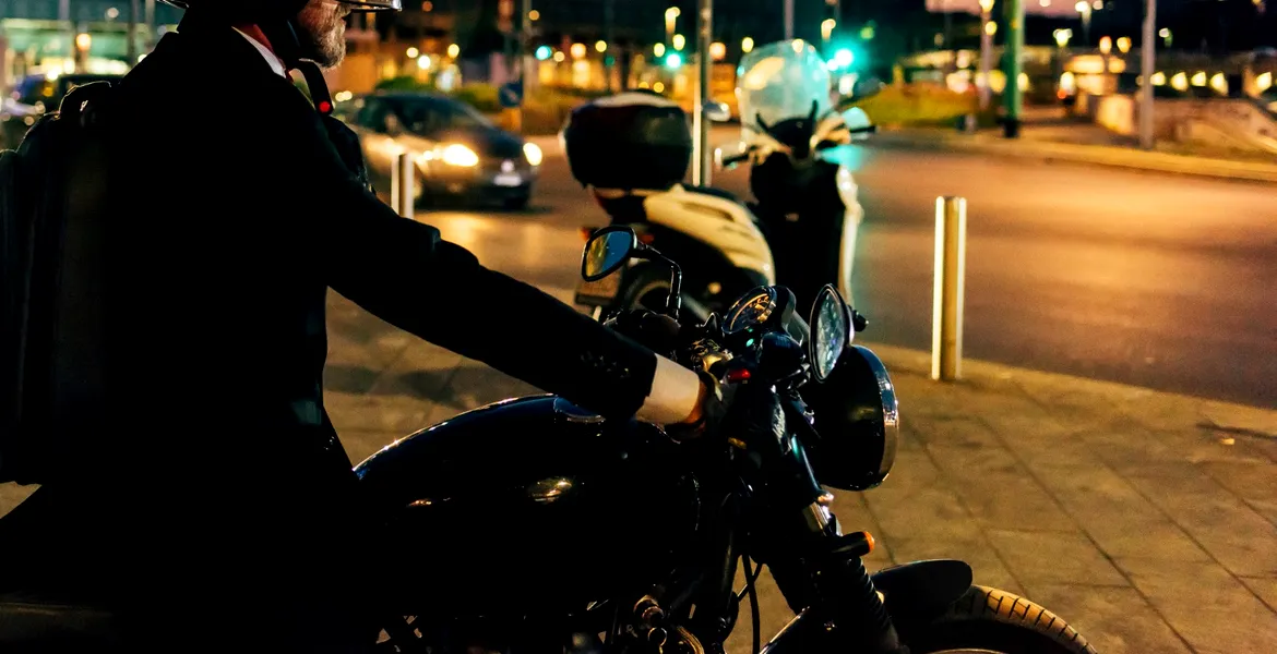 Vehiculele interzise în România după ora 22:00! De ce nu mai au voie să circule pe străzi noaptea