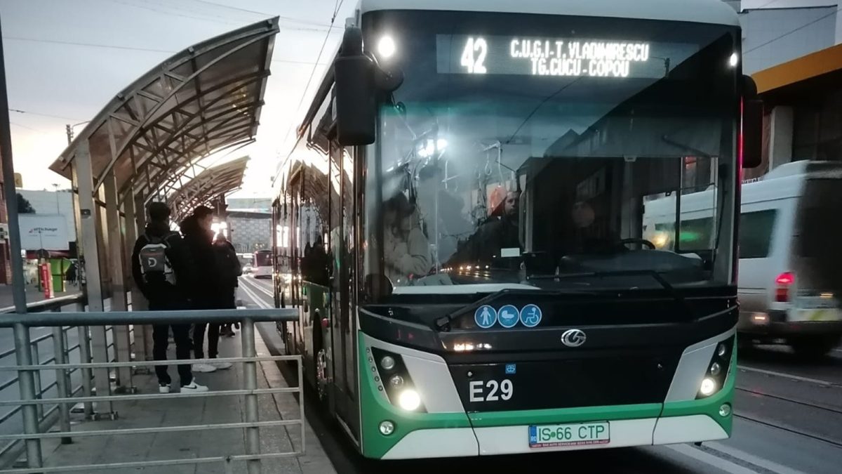 Val de nemulțumiri după ultimele modificări de la CTP Iași! Călătorii sunt revoltați de noua metodă de eliberare a abonamentelor: „În loc să simplifice, au complicat totul”