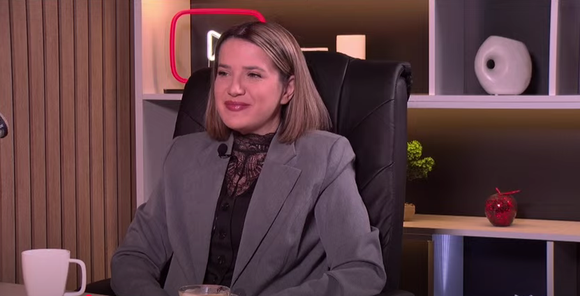 Povestea Cozminei Dascălu, o tânără din Iași care a muncit în unul dintre cele mai cunoscute saloane de înfrumusețare din Londra: „Se muncește mult acolo, dar am câștigat și 7.000 de lire pe lună”