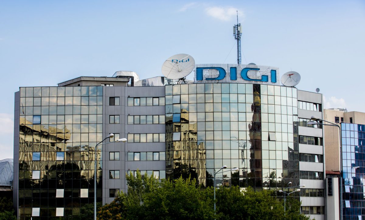 Abonaţii Digi RCS-RDS România primesc un smartphone de ultimă generație